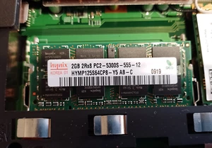 Hynix HYMP125S64CP8-Y5 AB-C 2GB PC2-5300 DDR2-667 200-pin SODIMM Laptop Memory - Picture 1 of 1