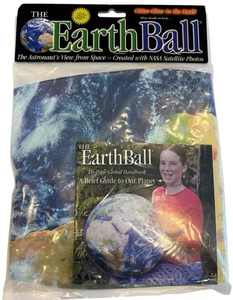 Bola de Tierra NASA NUEVO EN PAQUETE 16” Inflable Brilla en la Oscuridad - Imagen 1 de 2