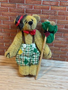 World of Miniature Bear - Hobo Bear - for Dollhouse or Collection - Signed - Picture 1 of 3