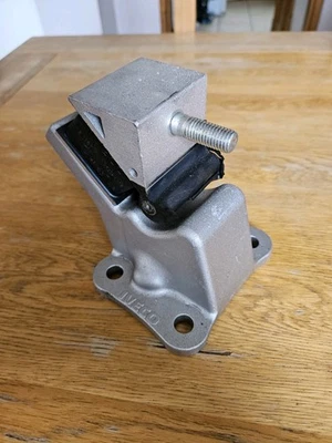 Iveco Engine Mount Front 5802317484 - Image 1 of 4