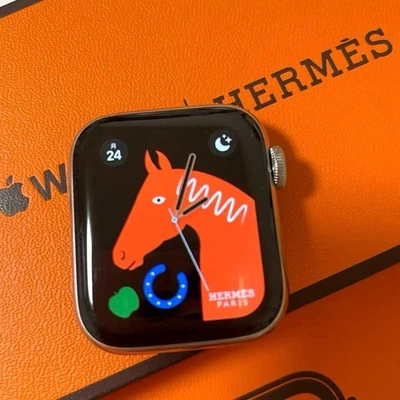 HERMES Apple Watch Series 6 40mm Silver Battery level 85% Excellent condition - Image 1 of 4
