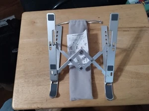 Tragbarer Laptopständer verstellbar faltbar Notizbuch Tablet Halter mit Tragetasche - Bild 1 von 3
