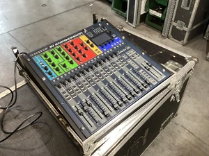 Soundcraft SI Expression 1 Digital Audio Mixer + Flightcase - Bild 1 von 6