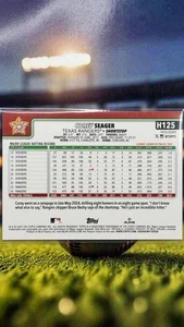 2025 Topps Holiday Corey Seager Holiday Backs Variation SP - Texas Rangers #H125 - Bild 1 von 2