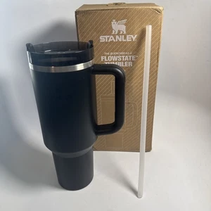 Stanley Black H2.0 Flowstate Quencher H2.O Tumbler 40oz Clean W/ Straw & Box - Picture 1 of 11