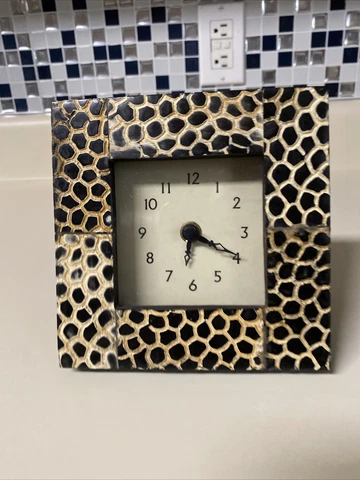 vintage Texture Giraffe Pattern?  clock made in india Cover