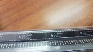 LOTTO DI 5 PEZZI. LATTICE GAL22V10D-15LP Logica di matrice programmabile, 24 pin, plastica,  - Foto 1 di 1