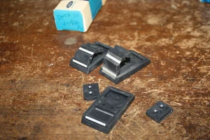 NOS FORD D0TZ-1040860-A SLIDING BACK WINDOW LATCH STRIKER CATCH SET OF 2 - Picture 1 of 2