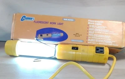 Luz de trabajo Cummins Industrial Tools Co. El cable de 6 pies tiene percha. Funciona. Foto 1 de 4