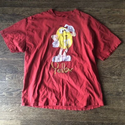 Camiseta vermelha gráfica tamanho adulto M&Ms XXL com amarelo M&M Candy Vintage - Imagem 1 de 4