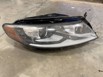 Faro derecho xenón HID 2013-2017 Volkswagen CC OEM 13 14 15 16 17 Foto 1 de 4