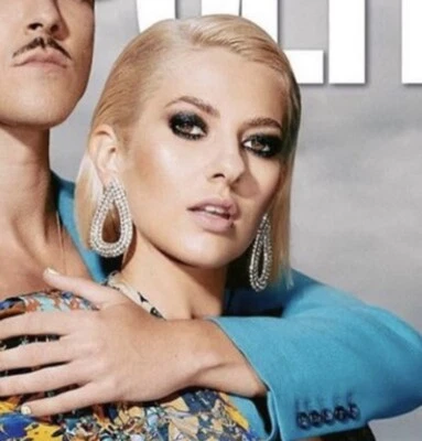 Pendientes de clip H&M HM Studio Collection de diamantes de imitación grandes de color dorado Foto 1 de 4