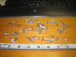 SPIELZEUG BLEI UNLACKIERT MUSIKINSTRUMENTE/ARME FÜR MARSCHKAPELLE/EISENBAHN ETC. - Bild 1 von 5