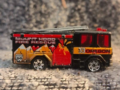 caixa de fósforos 1998 Mattel Oregon Dennis sabre carro de bombeiros #33 montagem capô resgate - Imagem 1 de 4
