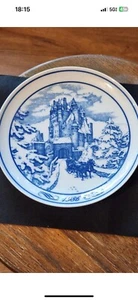 Hutschenreuther ~ porcelain 1986 plate blue white Der Berg Eltz Teller ~ Germany - Picture 1 of 8