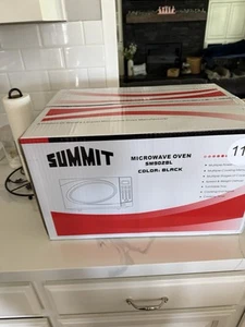Summit SM902BL Mid-Sized Microwave Oven With Black Finish BRAND NEW IN BOX - Picture 1 of 2