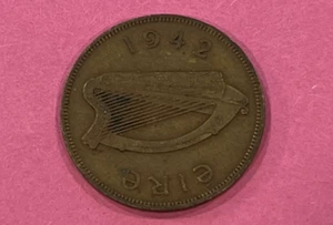 1942 Irish One Penny Coin Ireland 1d Birthday Gift Hen Chicks WWII Lucky - Picture 1 of 2