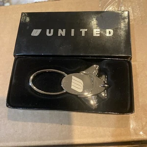 PORTACHIAVI AEREO UNITED AIRLINES - VINTAGE IN SCATOLA - Foto 1 di 3