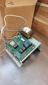 White-Rodgers Goodman B18099-13 Furnace Control Board  50T35-730 B1141605 TRANS - Picture 1 of 6