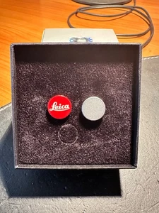 Leica Shutter Button Red (12mm for M cameras) - Picture 1 of 4