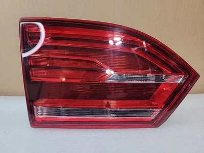 💥2012-2014 大众 JETTA SEDAN 左球杆 LH 侧内 LED 尾灯 原始设备制造商 — 第 1/4 张图片