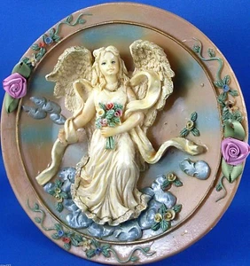RARE Retro 3D ANGEL With RIBBON FLOWERS Bone Resin Plaque Figurine - Australia - Imagen 1 de 6