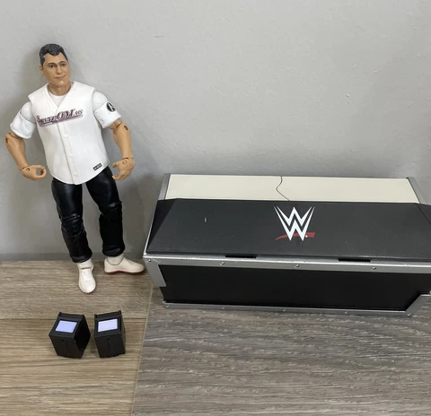 WWE Shane McMahon Action Figure Elite Series 61 Wrestling WWF Rare Complete Set Cover