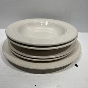 Lot 5 Homer Laughlin, Gothic Series Plates And Bowls White, Embossed Edge, Nice - Picture 1 of 7