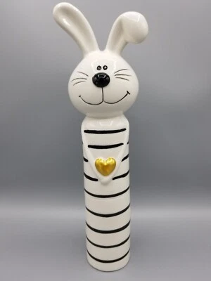 Porzellan Hase Gilde Loving 47318, Hase Loving mit Herz schwarz/weiß - Bild 1 von 3