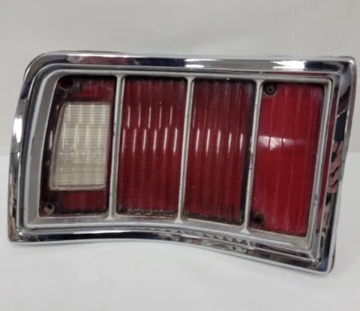 Chevy Impala Caprice 1974-76 camioneta Lt luz trasera OEM GM Foto 1 de 4