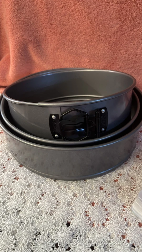 Wilton Springform Pan Set of 3 Cheesecake Baking Pans Nesting - Image 1 of 1