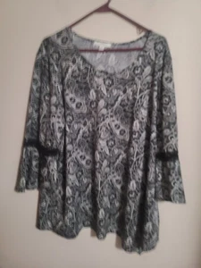 Studio Works Women's 2X Tunic Blouse - Knit Sleeve Accents - Black and Gray - Picture 1 of 4