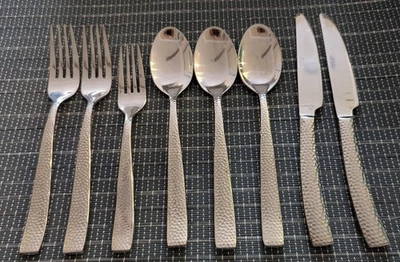 Cubiertos de acero inoxidable martillado con patrón de textura de toalla 8 piezas Foto 1 de 4