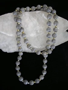 Collana di perle ricoperte di seta distanziali tono oro grigio e marrone 30” sopra testa vintage - Foto 1 di 3