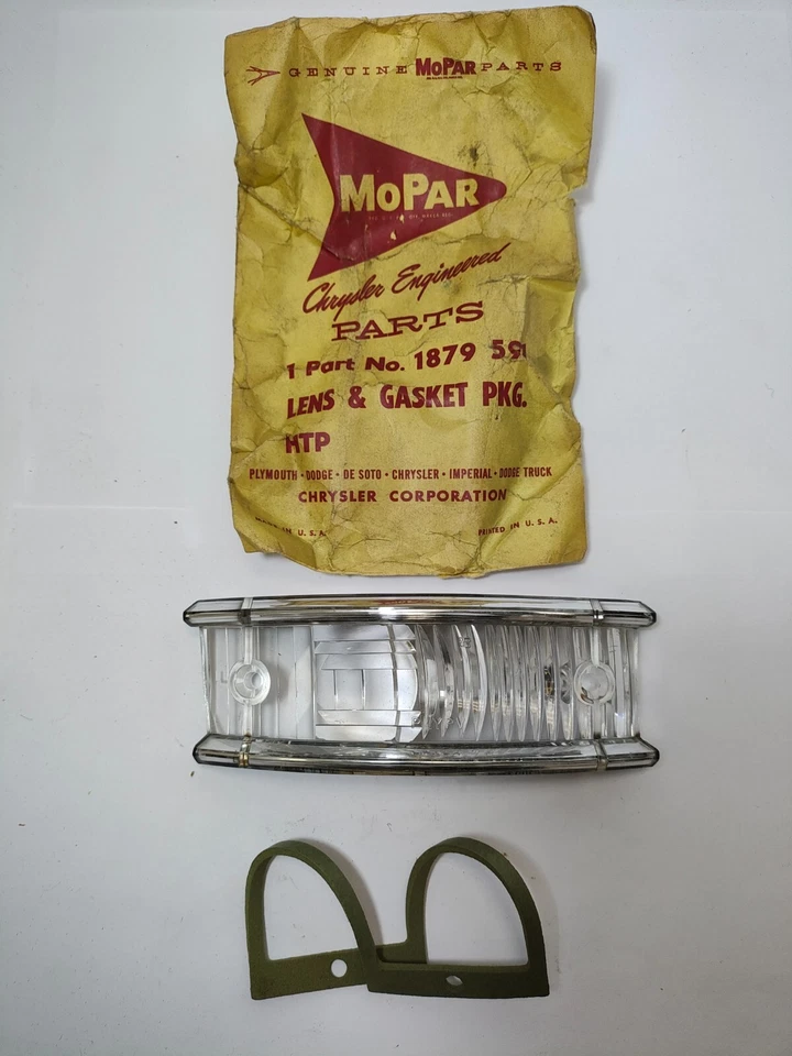 Luz de estacionamiento izquierda Plymouth Fury Savoy Belvedere 1959 lente y junta 1879591 nuevo de stock Foto 1 de 4