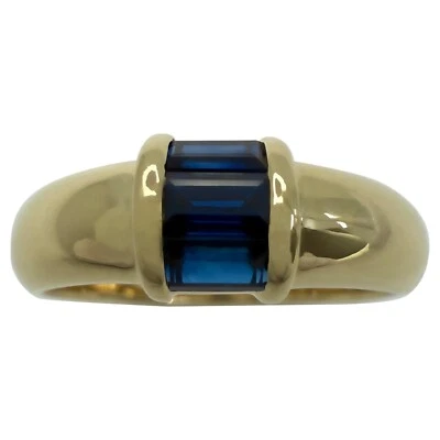 Anillo Tiffany & Co. Zafiro Azul Corte Baguette Oro Amarillo 18k Banda Tres Piedras Foto 1 de 4