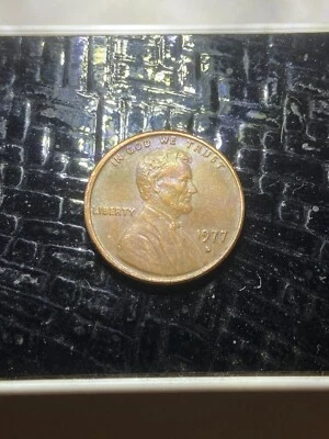 1977 D Lincoln Memorial Error Penny Uncleaned circulated Rare Collectors Coin - Image 1 of 3