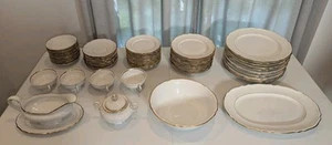 Hutschenreuther Arzberg Barvaria Germany China set #2372 from the 1940's-1970's - Picture 1 of 17