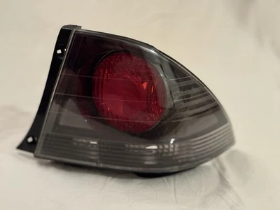 2001 - 2005 年雷克萨斯 IS300 深铬尾灯右后灯 — 第 1/4 张图片