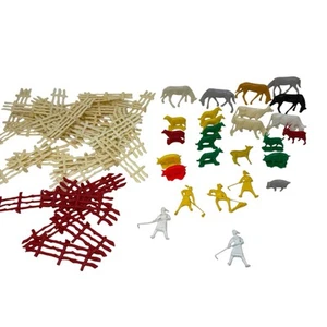 Vintage Kunststoff Bauernhoftiere großes Konvolut Figuren mehrfarbig Zäune Schwein Pferde - Bild 1 von 9