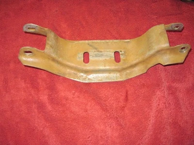 Crossmember Ford Granada 302 C4 75-80 transmisión automática Lincoln Versailles Foto 1 de 4