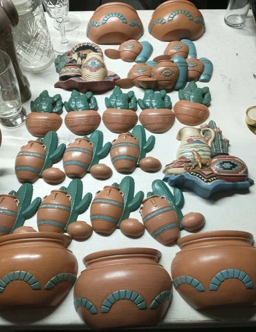 Vintage 24 piece Burwood Southwestern Cactus Wall Decor Plastic 3139 3251 3374 Cover
