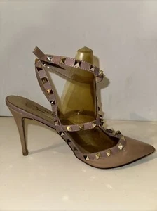 Zapatos de salón Kaitlyn Pan con tachuelas y cordones desnudos talla 9 EE. UU. 40 UE - Imagen 1 de 4