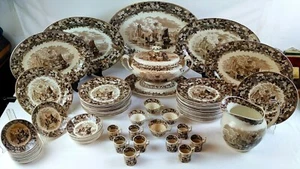 GREAT WEDGWOOD TABLEWARE SERIE FERRARA ORIGINAL. 96 PIECES. CROCKERY.ENGLAND.XIX - Picture 1 of 1
