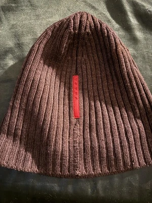 Gorro de lana vintage Prada Red Tab Foto 1 de 4
