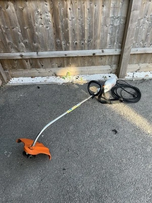 Stihl FSE 60 strimmer Corded Electric String Strimmer Good Working Order - Image 1 of 4