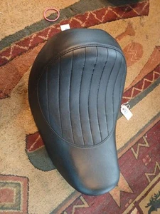 06-17 HARLEY FXD DYNA OE SOLO SEAT s61 - Bild 1 von 11