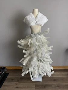 Christmas Mannequin Winter Shaw Silver/White - Picture 1 of 6