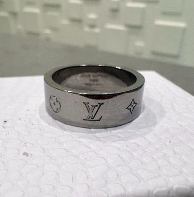 正品 LV LOUIS VUITTON Instinct 戒指 尺寸 L(美国 10)银色 — 第 1/4 张图片