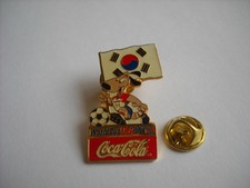 z43 SOUTH KOREA World Cup USA 1994 FOOTBALL PIN � PINS FOOTBALL LOGO COAT OF ARMS 94